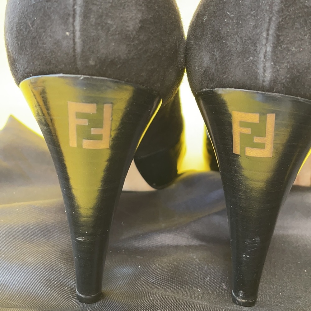 Vintage black Zucca Fendi suede/patent leather heels with dust bag - Picture 14 of 14